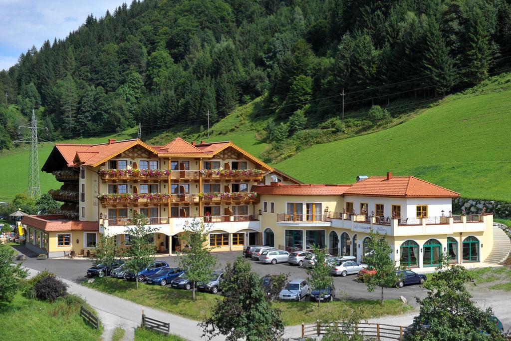 Hotel Seeblick Goldegg Exterior photo